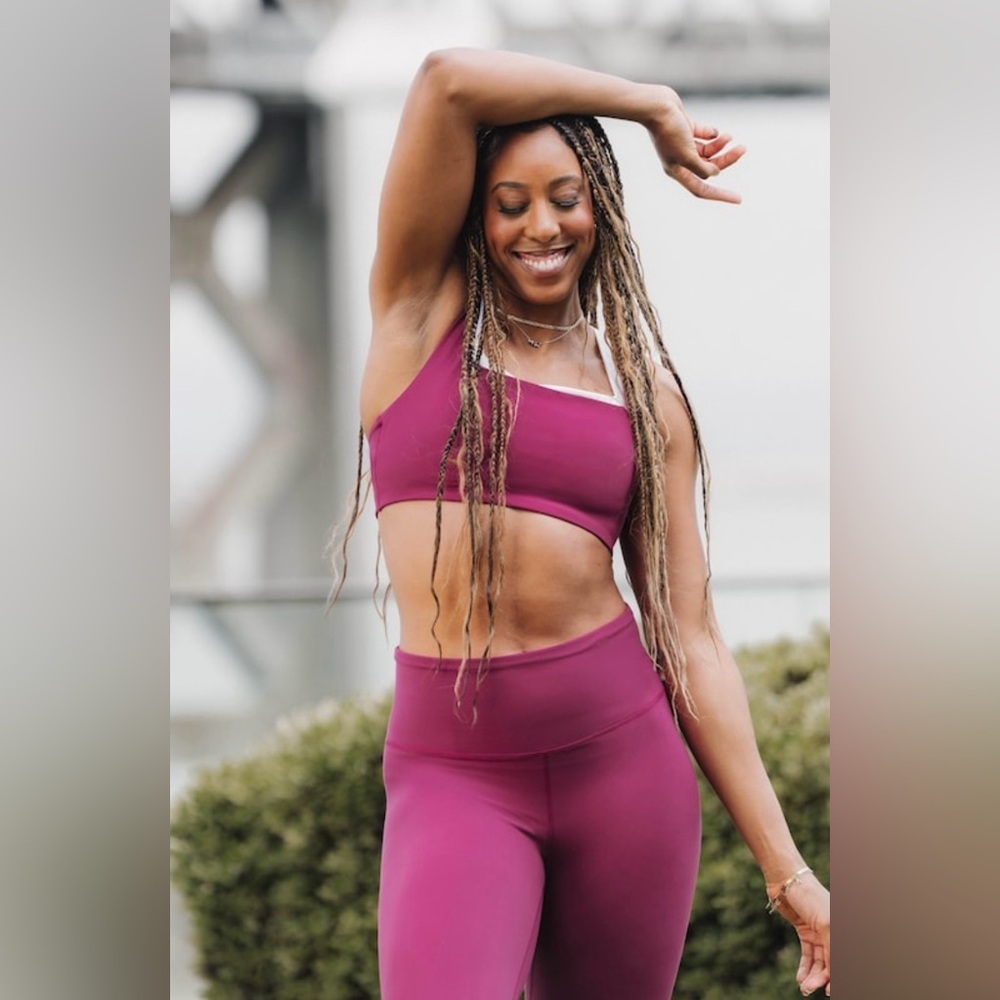 Athleta Double Up Bra Wildberry Medium D-DD Cup